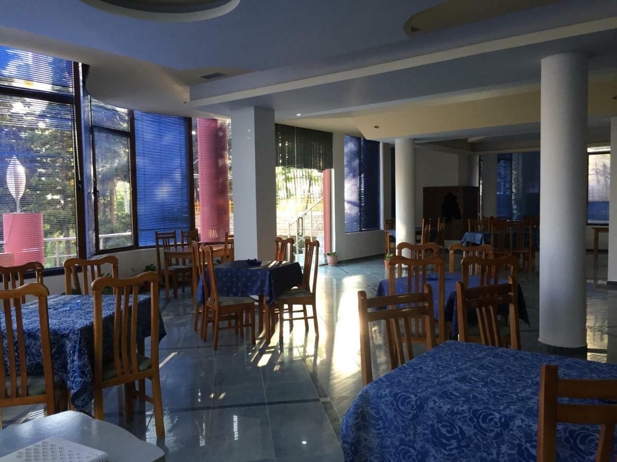 Hotel Moris Durrës Extérieur photo