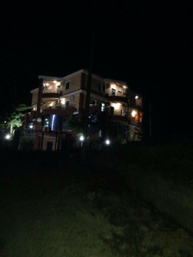 Hotel Moris Durrës Extérieur photo